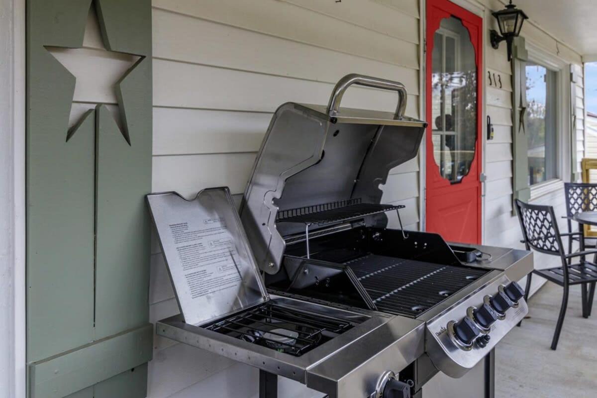 New River Gorge Cottage W Hot Tub, Fire Pit, Grill Oak Hill Eksteriør billede