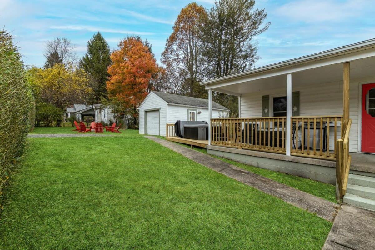 New River Gorge Cottage W Hot Tub, Fire Pit, Grill Oak Hill Eksteriør billede