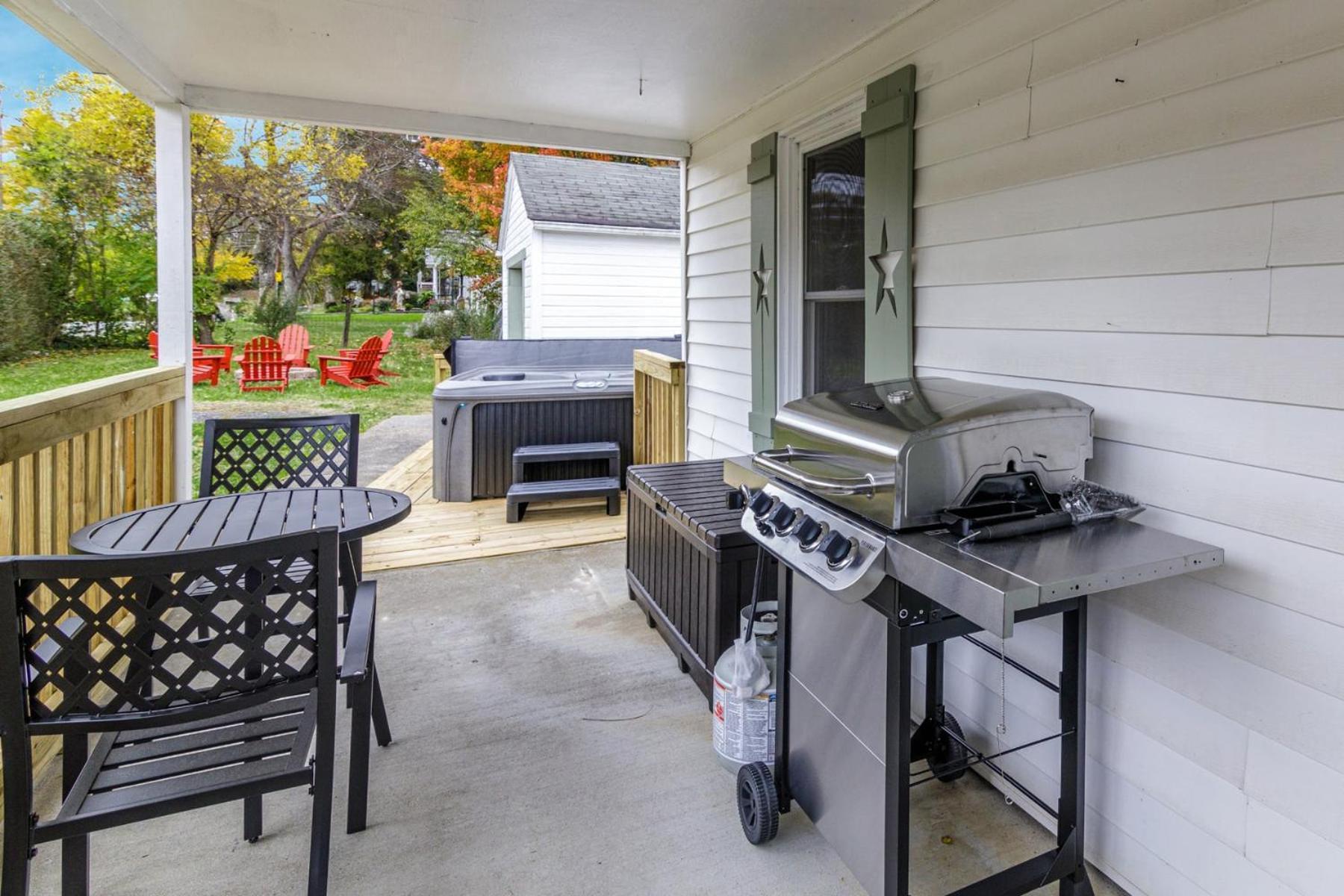 New River Gorge Cottage W Hot Tub, Fire Pit, Grill Oak Hill Eksteriør billede